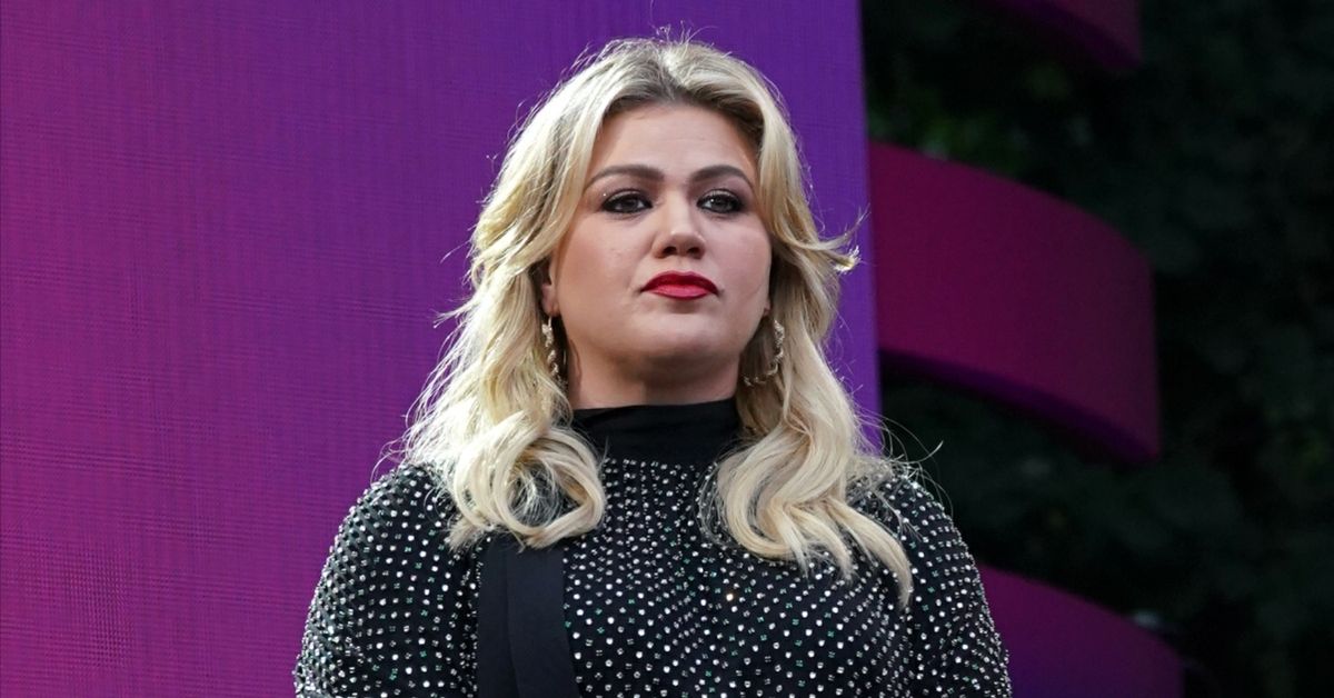 Kelly Clarkson looking serious