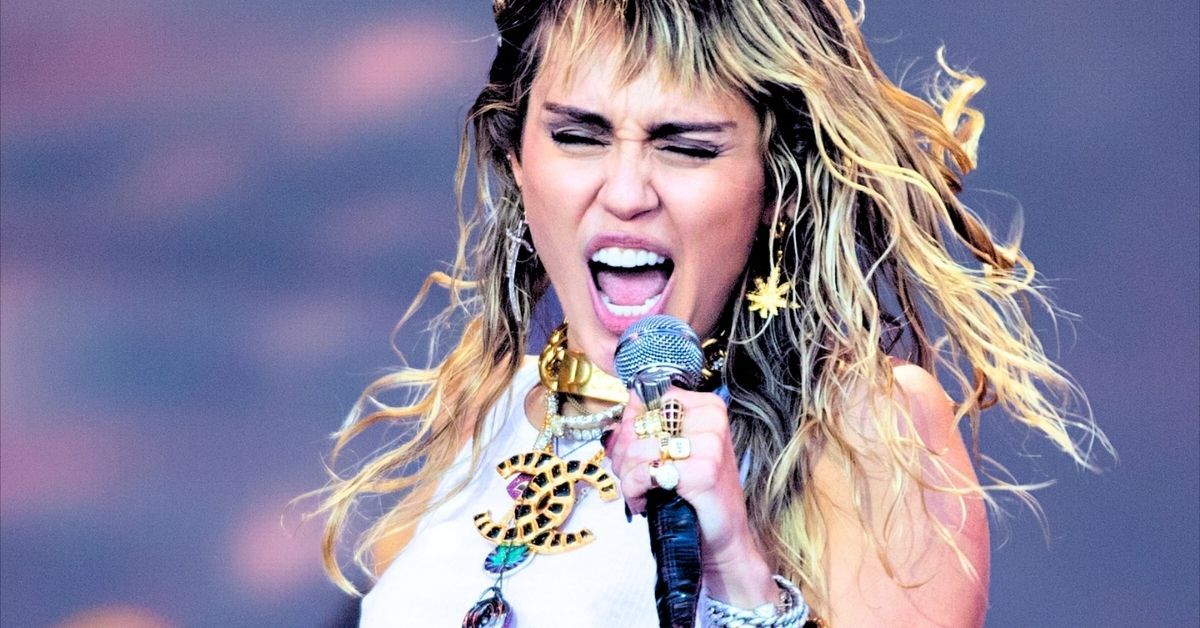 Miley Cyrus singing