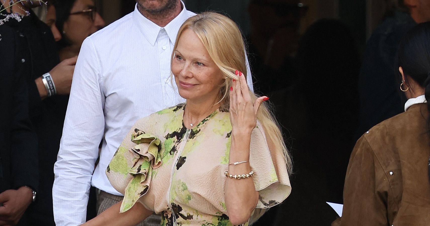 Pamela Anderson Ditches Makeup At Paris Fashion Week, Insists “It’s ...