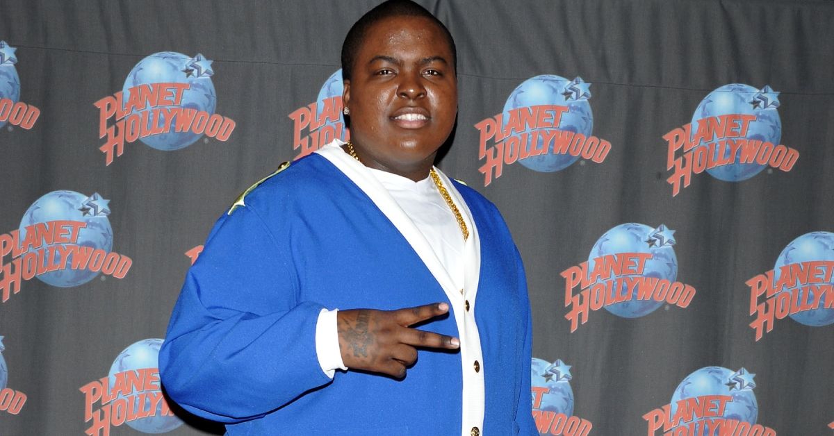 Sean Kingston standing at an event