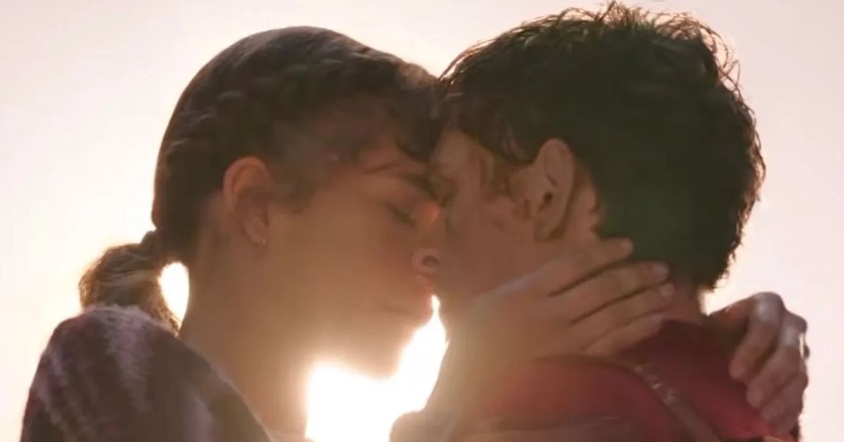 Zendaya and Tom Holland kissing in 'Spiderman: No Way Home'