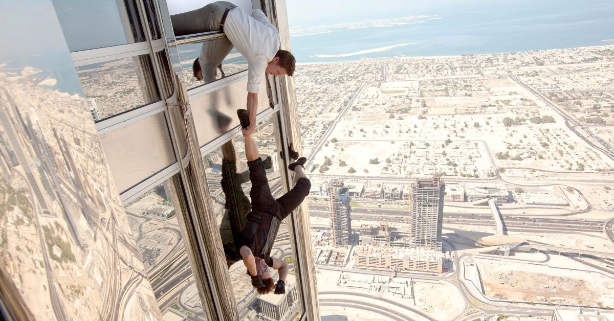 Jeremy Renner and Tom Cruise in Mission:Impossible—Ghost Protocol