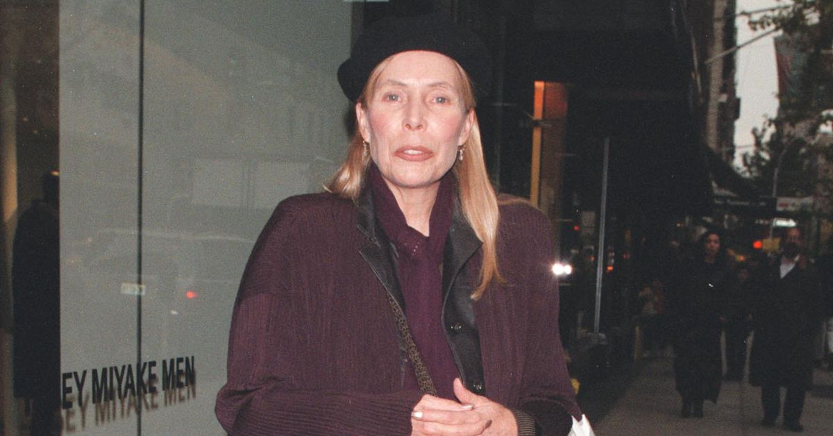 Joni Mitchell on a city street