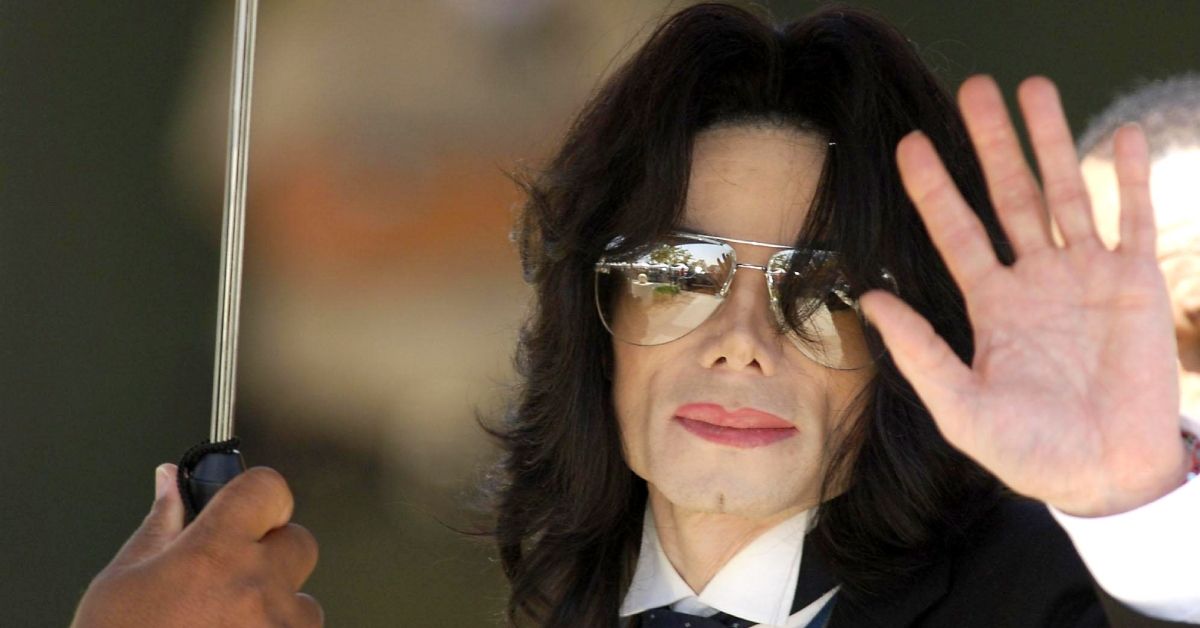 Michael Jackson at 2005 court appearance 