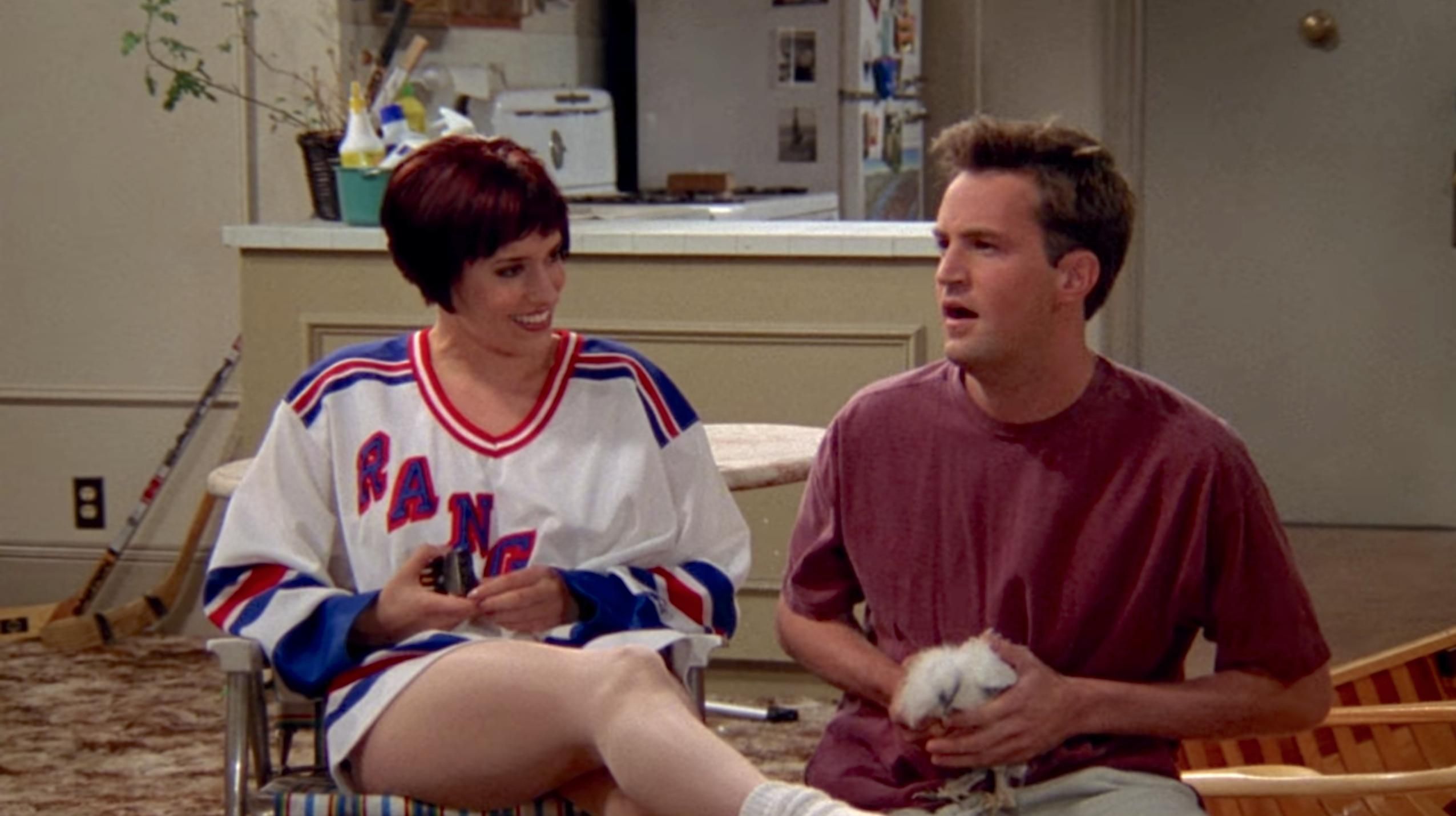 A Guest Star On Friends Claims Matthew Perry Made Her Career Because Of  Their Storyline On The Show