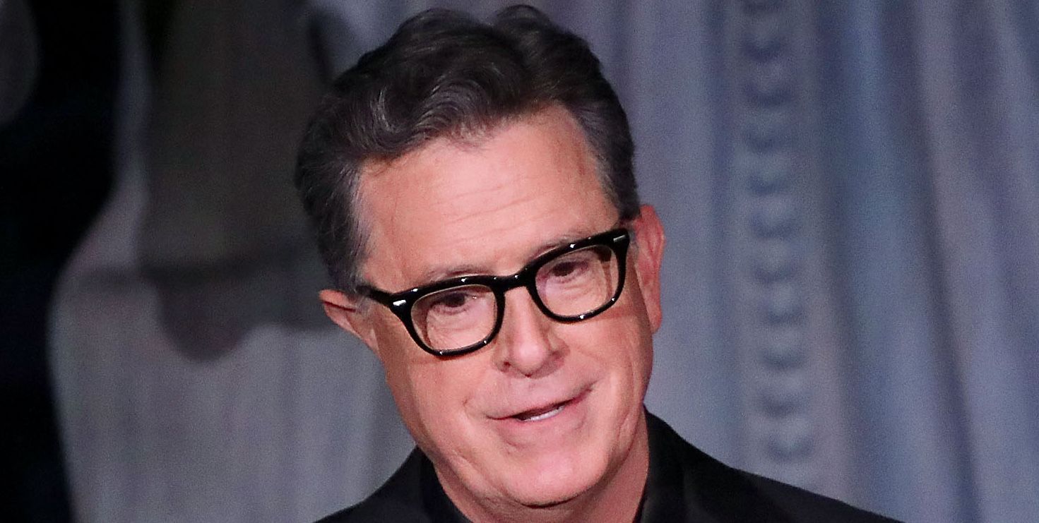 Fans Think Stephen Colbert Was "Classy" During Sarah McDaniel's Wardrobe Malfunction