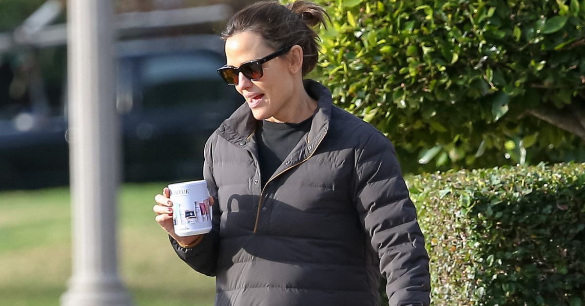 Jennifer Garner lets her kids experience 'benign neglect.' Here is