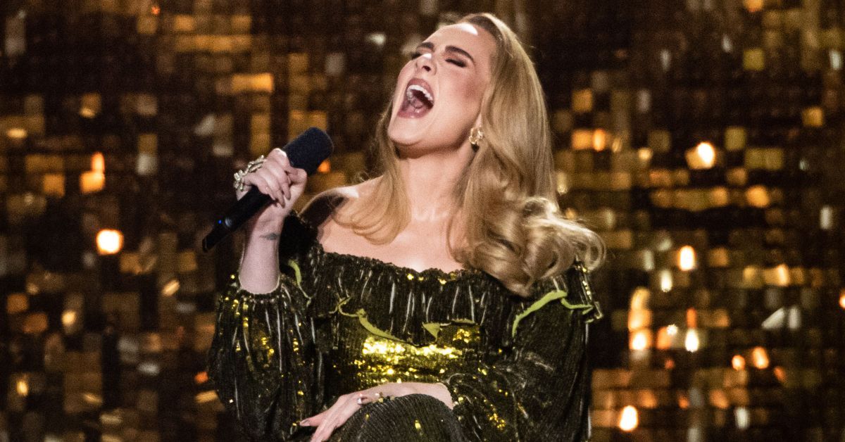 Adele singing, BRIT Awards 2022
