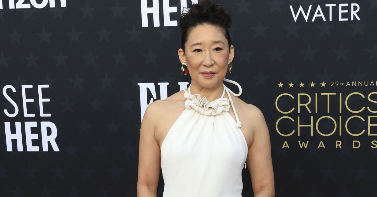 Sandra Oh pe covorul rosu