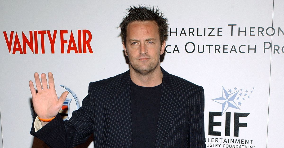 Matthew Perry waving