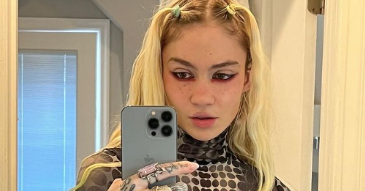 Fans React To Elon Musk's Ex Grimes Making Her New Relationship IG Official
