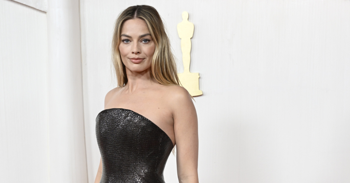 Fans Think Margot Robbie Subtly Shaded The Oscars In Front Of Millions