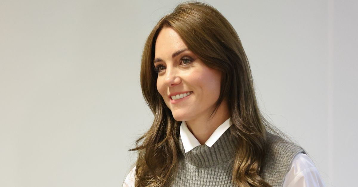 Kate Middleton helps pack donations