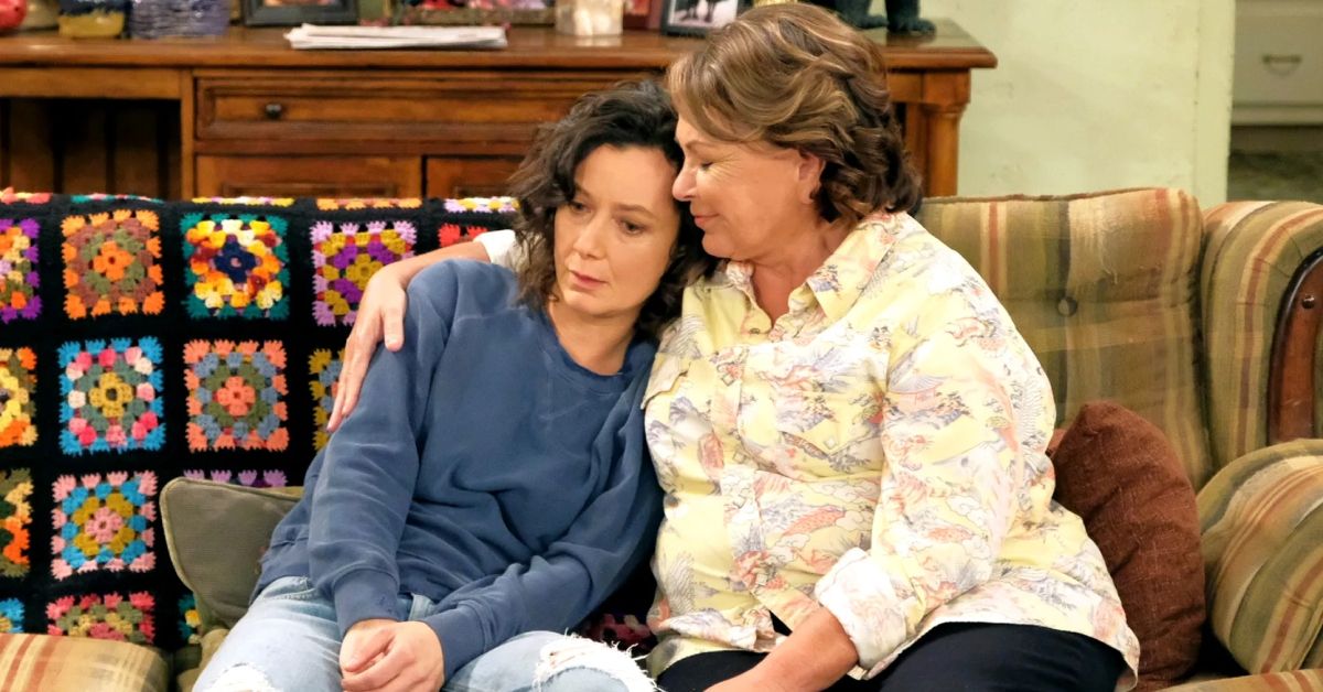 Sara Gilbert and Roseanne Barr on Roseanne