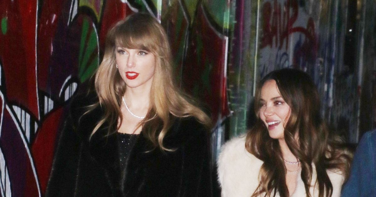 Taylor Swift walking with friend