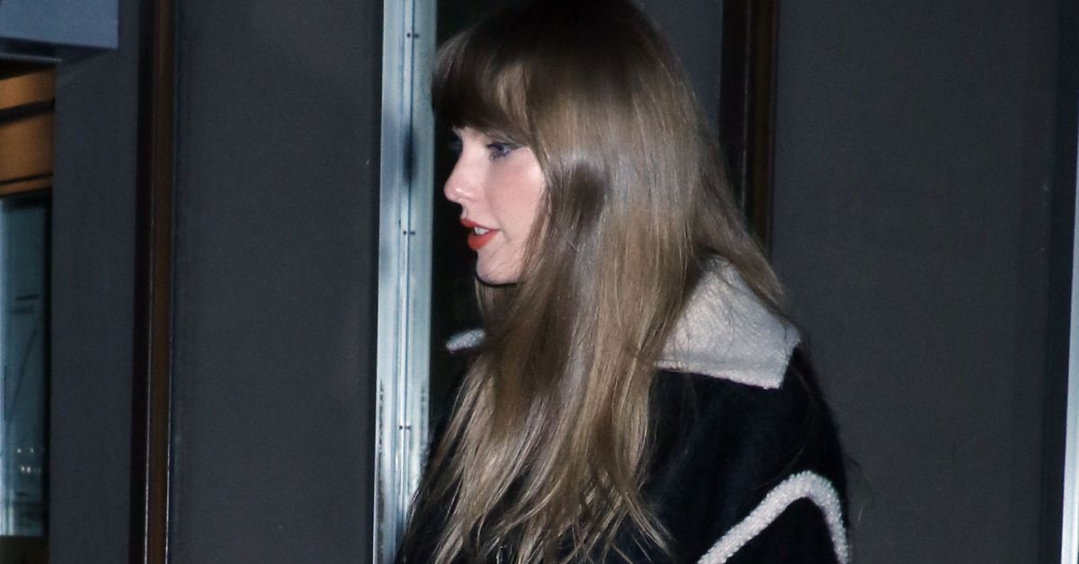 Taylor Swift walking in New York City