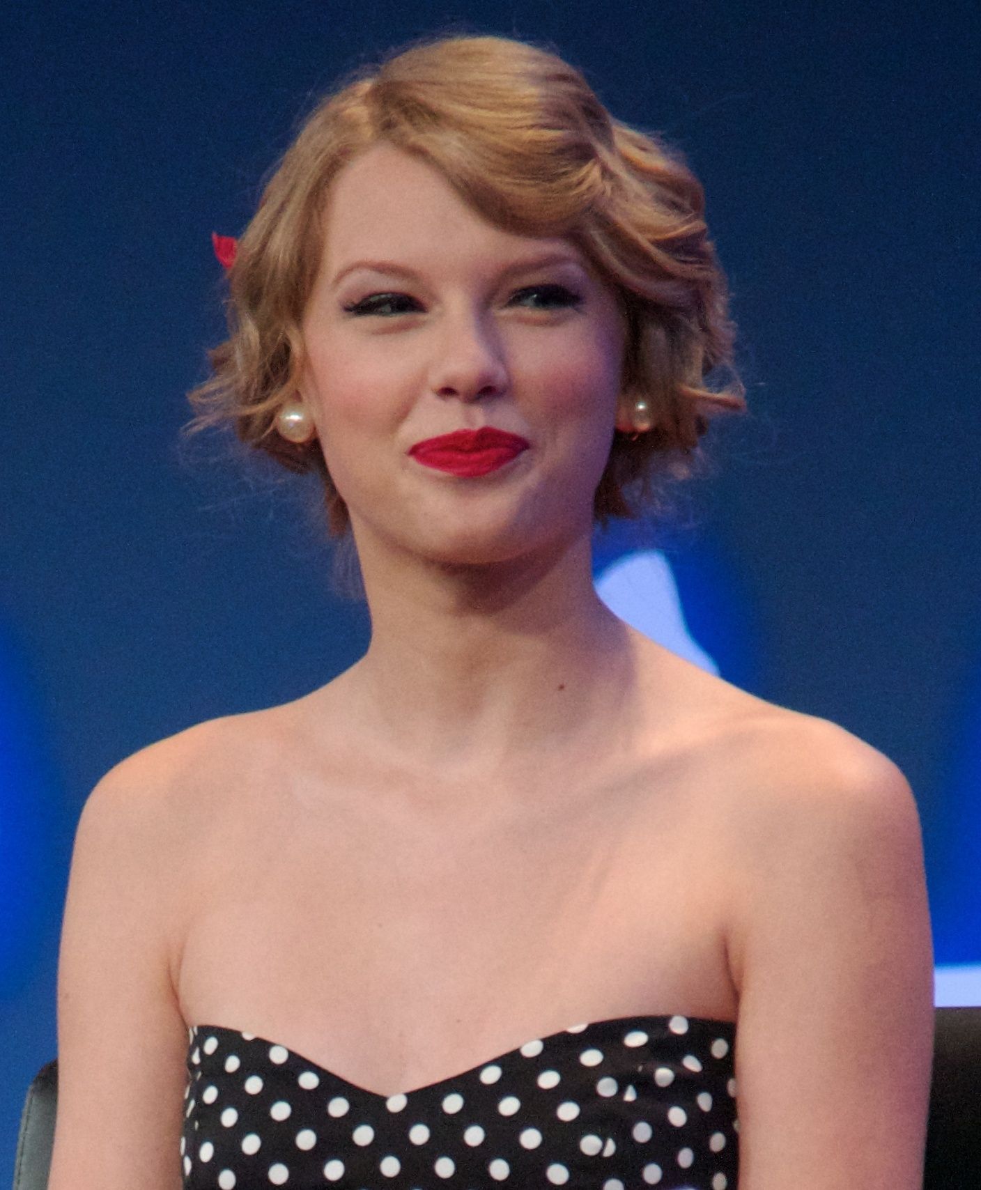 Taylor Swift's Mom Had This Objection To Changing Her Daughter's Style