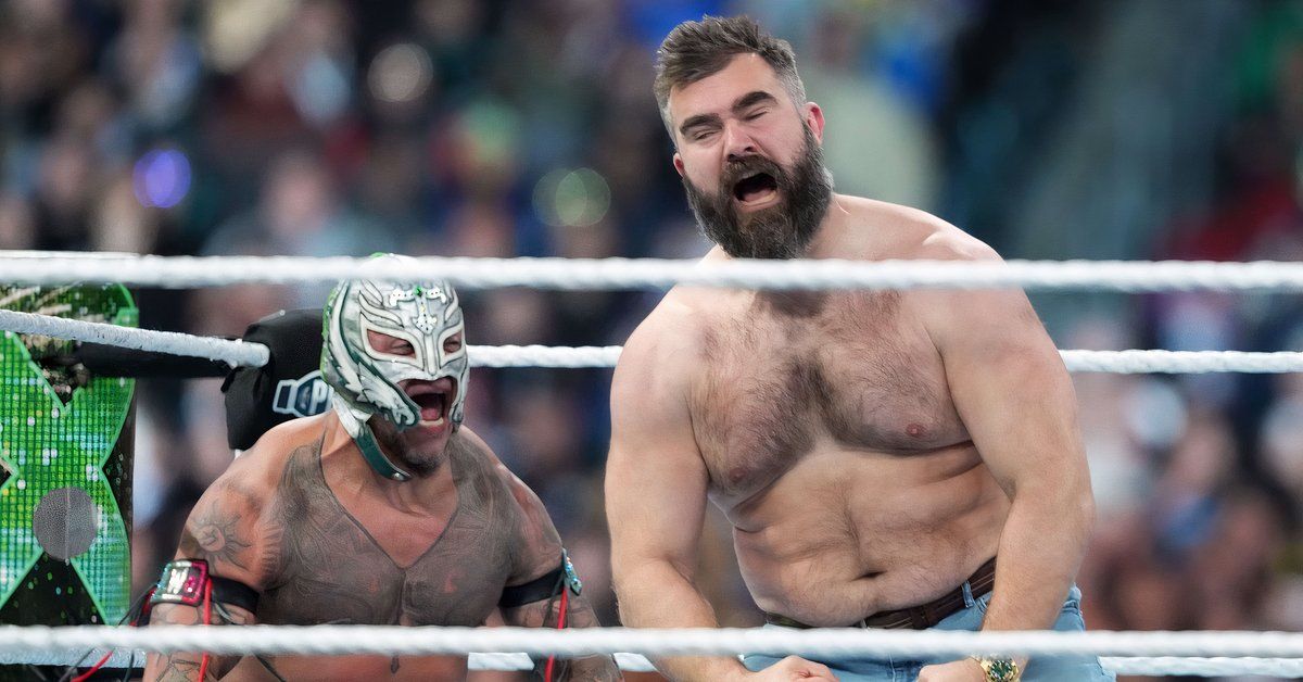 Jason Kelce wrestling