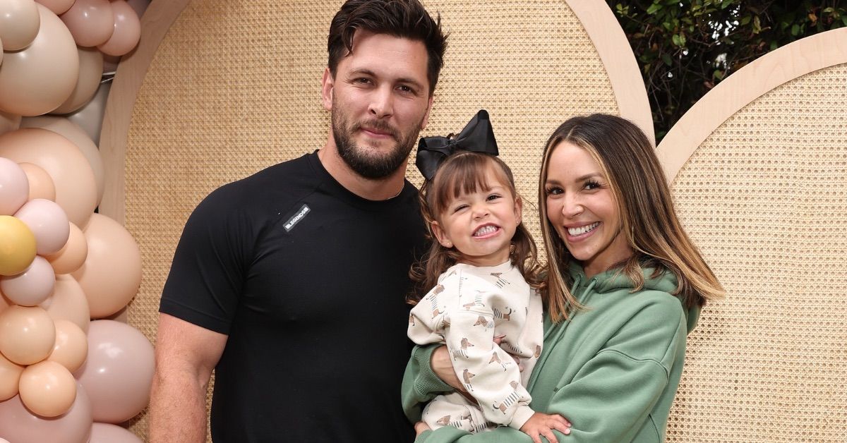 Brock Davis e Scheana Shay com sua filha