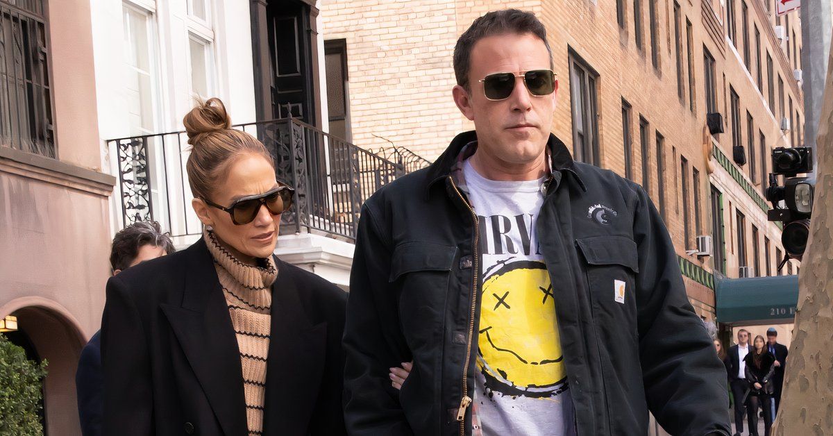 Jennifer Lopez and Ben Affleck walking