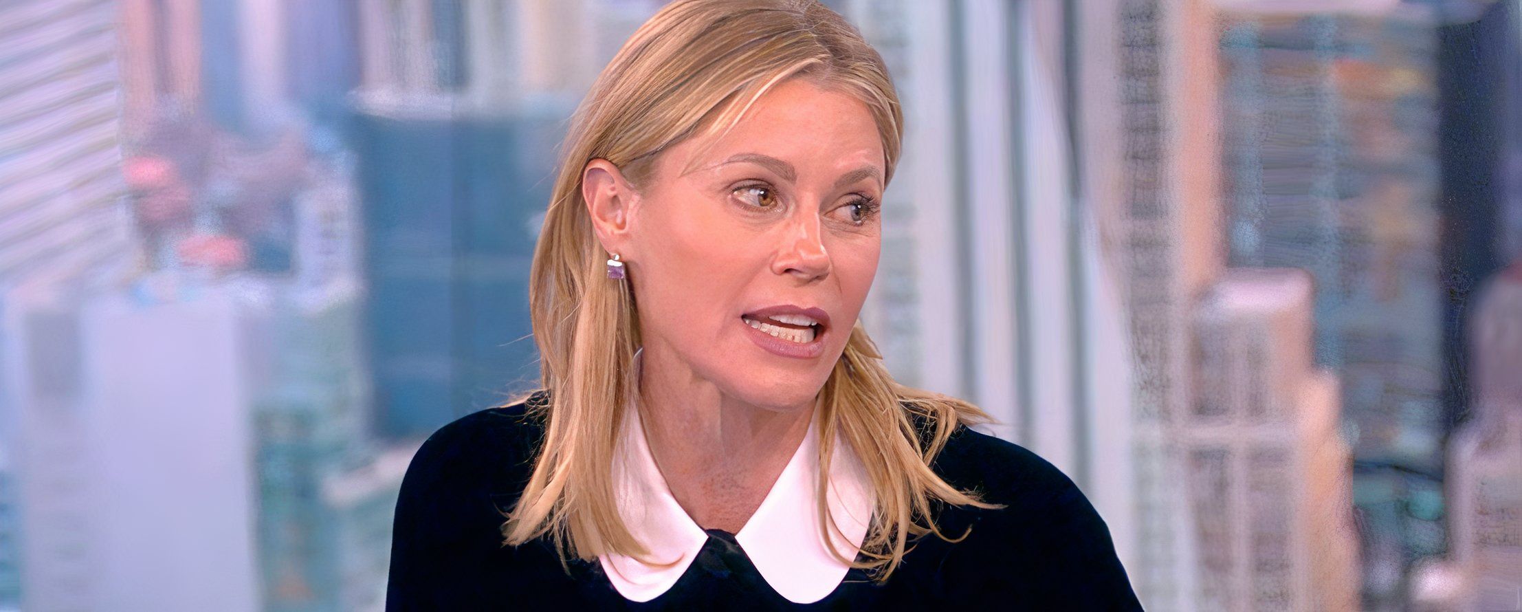 Julie Bowen Was The Realest Person On The View, Confirming Plastic Surgery  Without Being Asked