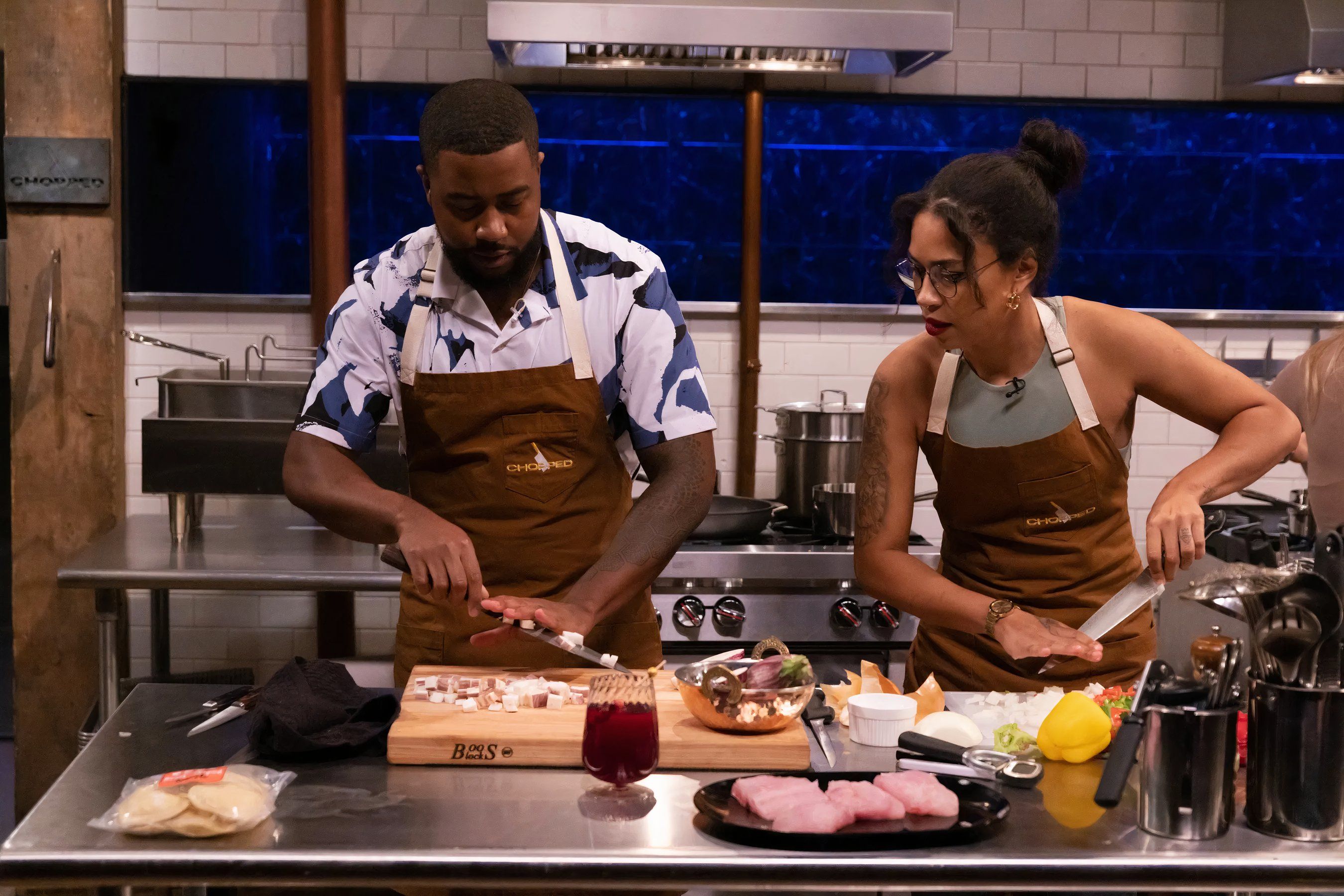 Chopped's Grueling 14-Hour Filming Process Leaves Chefs Exhausted And ...