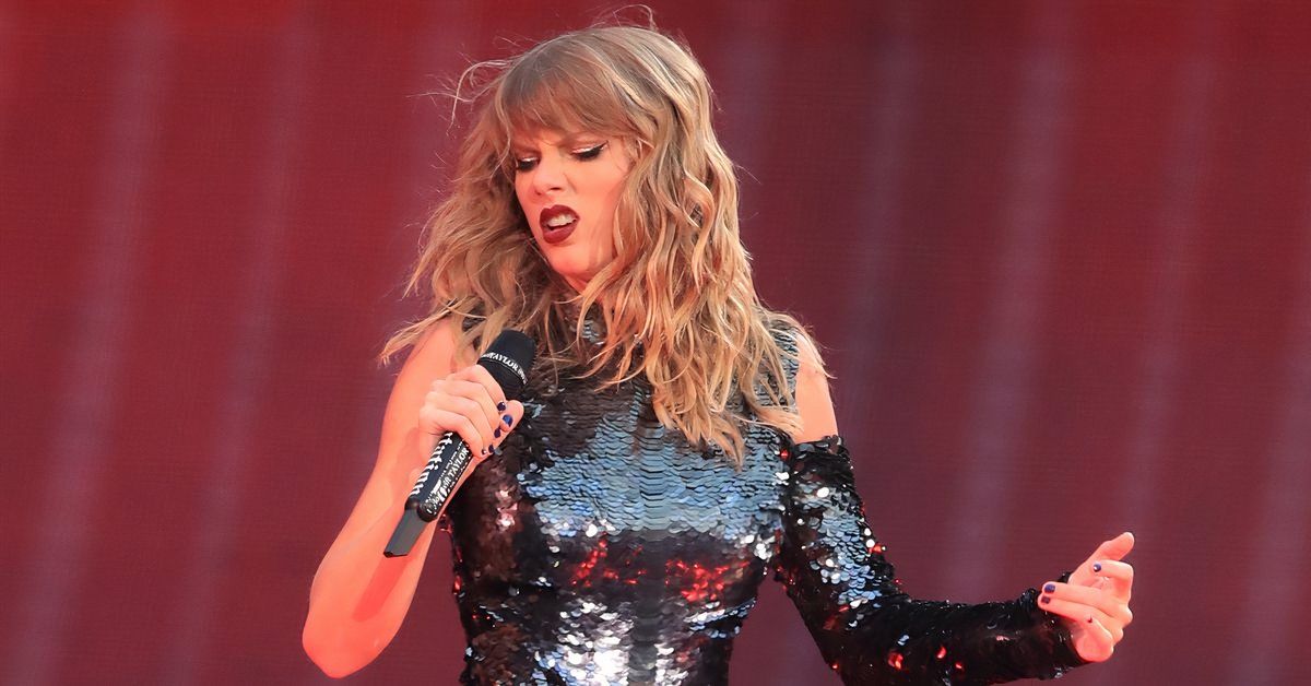 Taylor Swift Opens her Reputation Stadium Tour