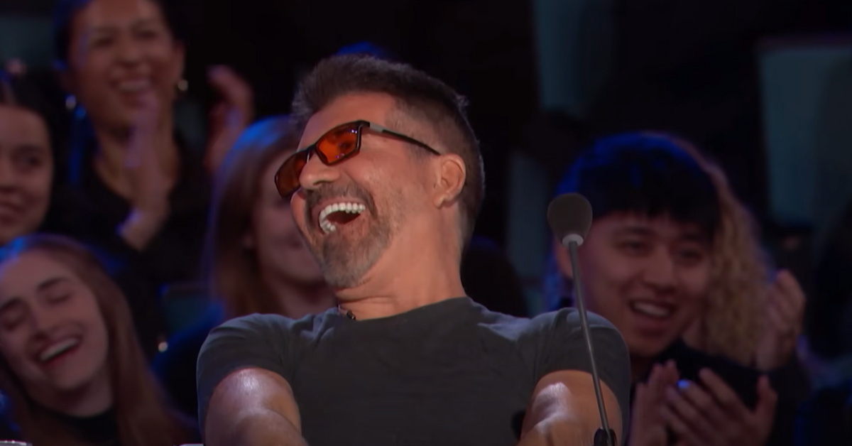 Simon Cowell Gave This AGT Audition A Standing Ovation, But Fans Are - What Is Wrong With Simon Cowell's Hand On Agt