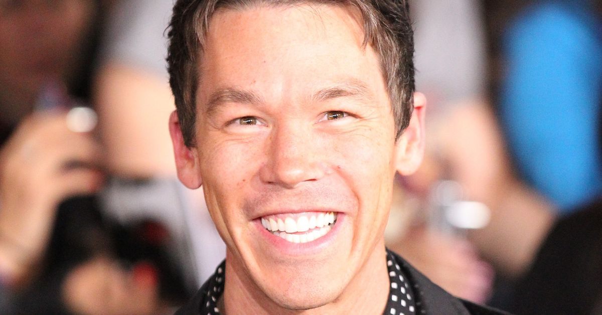 David Bromstad sonríe