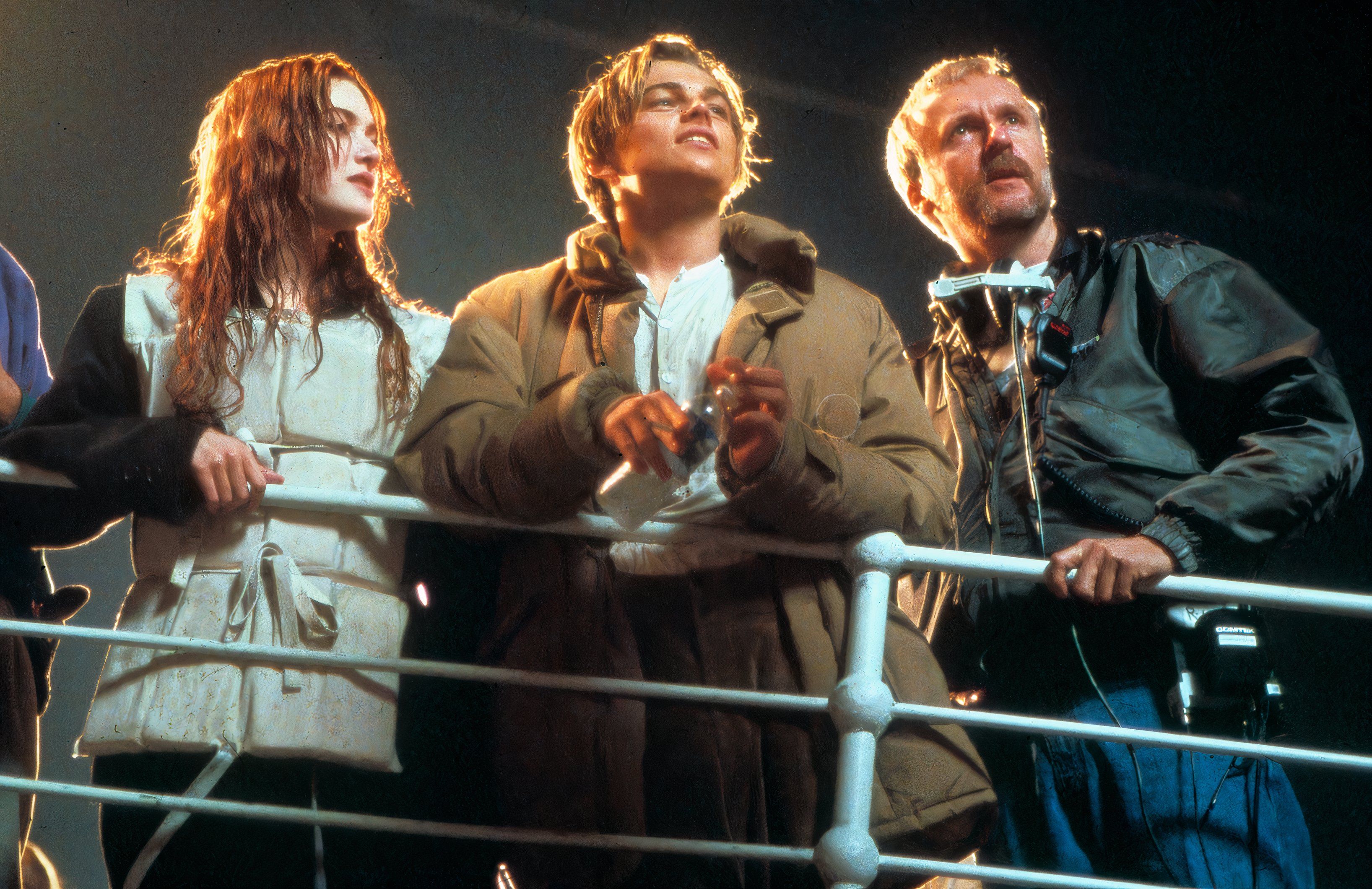 Leonardo DiCaprio and Kate Winslet in Titanic (7)