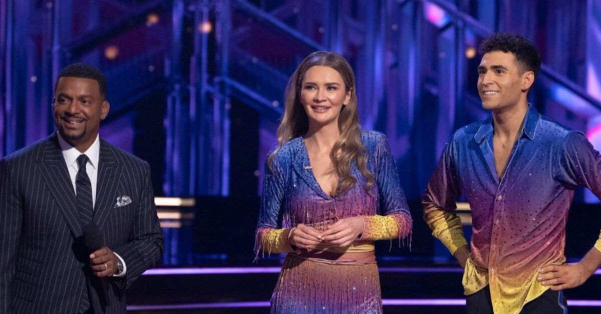 Bailando con las estrellas Alfonso Ribeiro, Anna Delvy y Ezra Sosa en el set del espectáculo