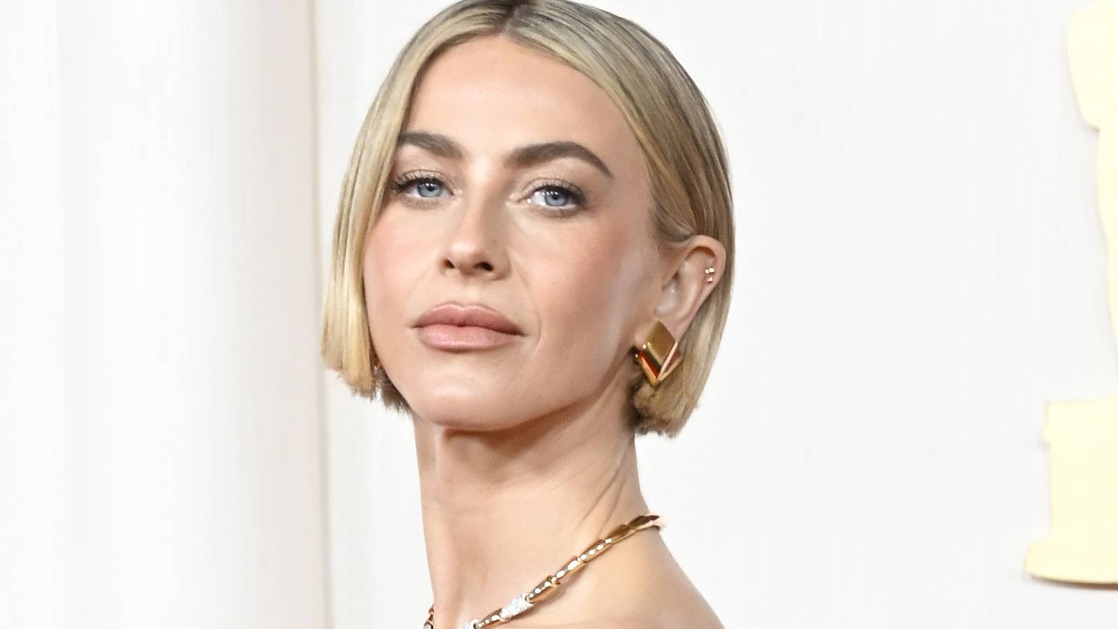 DWTS Julianne Hough Reflects On Her Coming Out As 'Not Straight'(02)