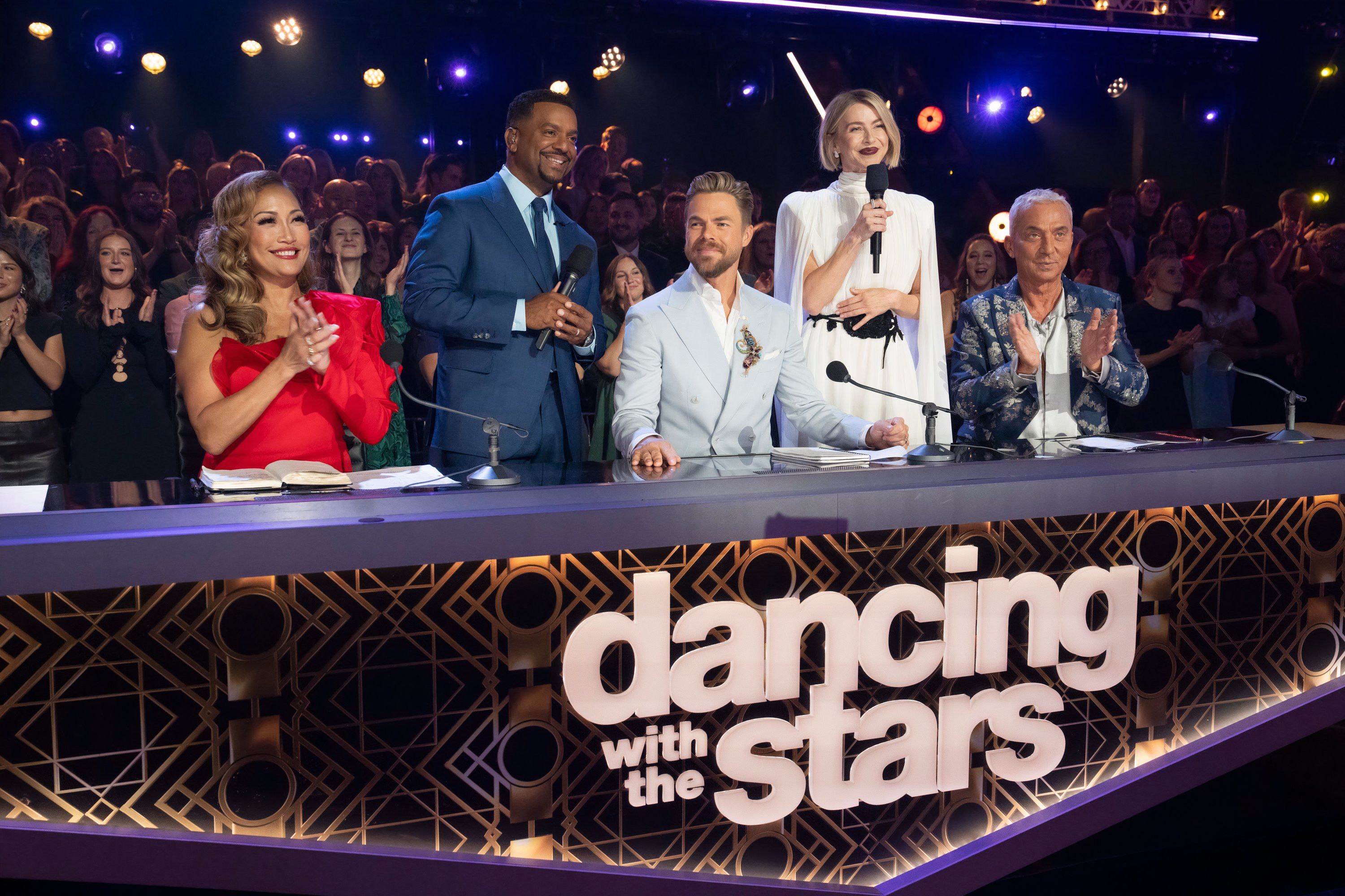 Carrie Ann Inaba, Alfonso Ribeiro, Derek Hough, Julianne Hough e Bruno Tonioli em Dancing with the Stars