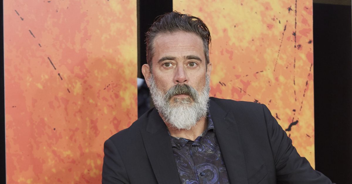 Jeffrey Dean Morgan olhou surpreso