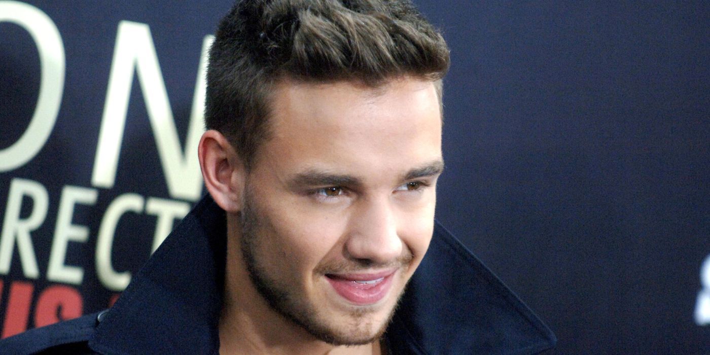 Liam Payne sonríe en la alfombra roja