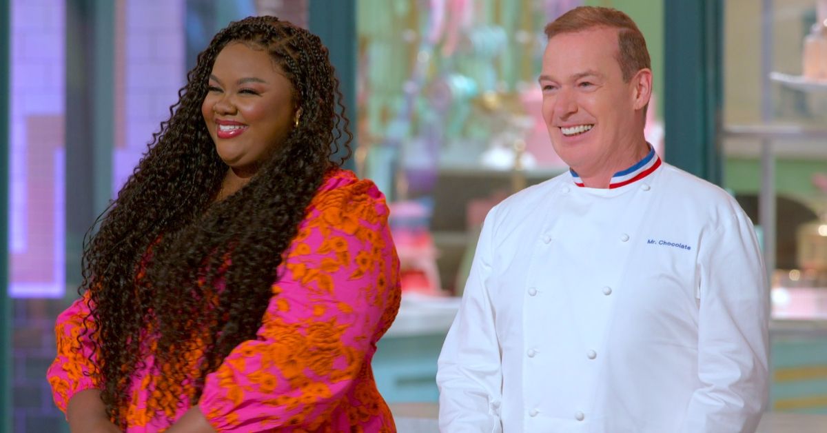 Foi apresentado por Nicole Bayer e Jacques Torres no set do show