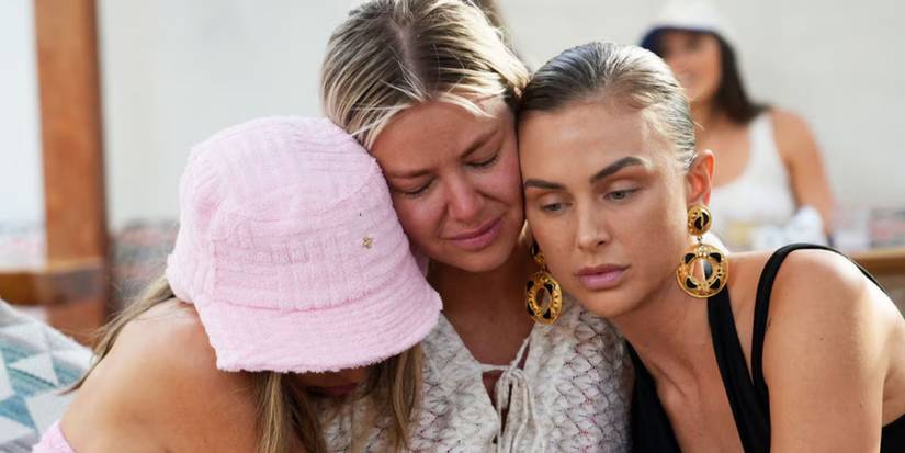 Ariana crying with Lala and Scheana on VPR