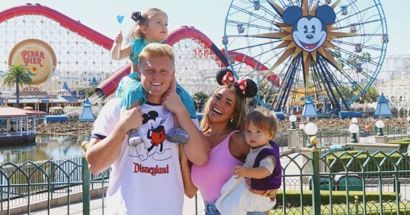 Jen Affleck and Zac Affleck with their children