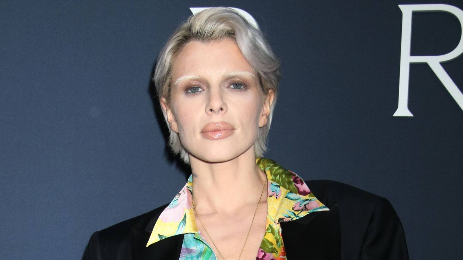 Julia Fox Gets Channels Bianca Censori In See-Through Dress At 2025 Oscar Afterparty Julia Fox Gets Channels Bianca Censori In See-Through Dress At 2025 Oscar Afterparty