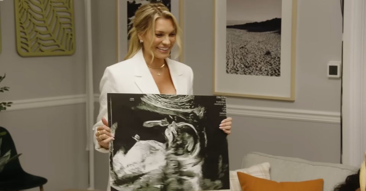 Lindsay Hubbard smiling
