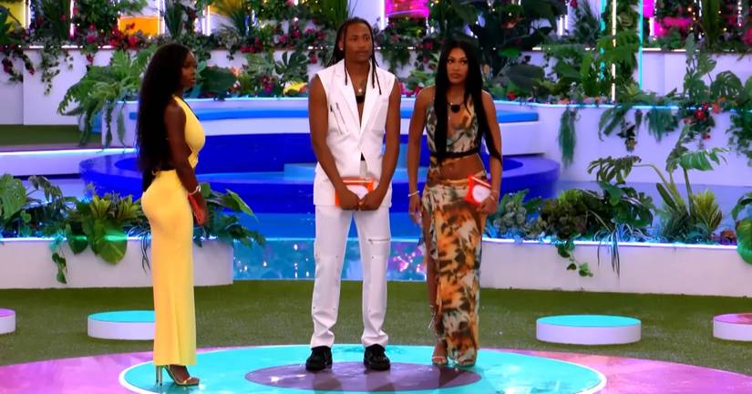 Love Island OG Gets Voted Off In Show’s Most Emotional Exit — Even